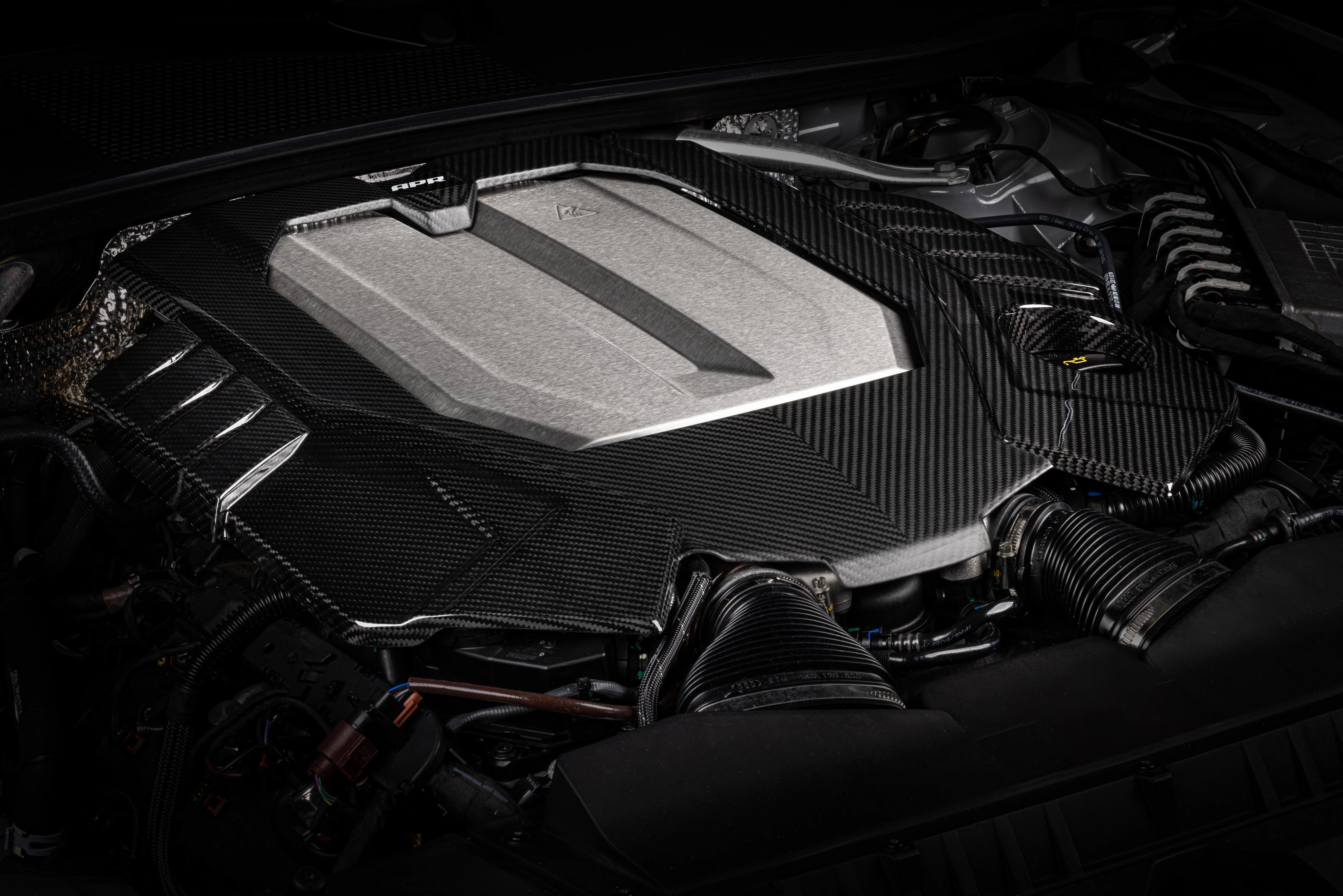 APR ENGINE COVER - 4.0T EA825 (C8) RS6/RS7 - CARBON FIBER - Image 7