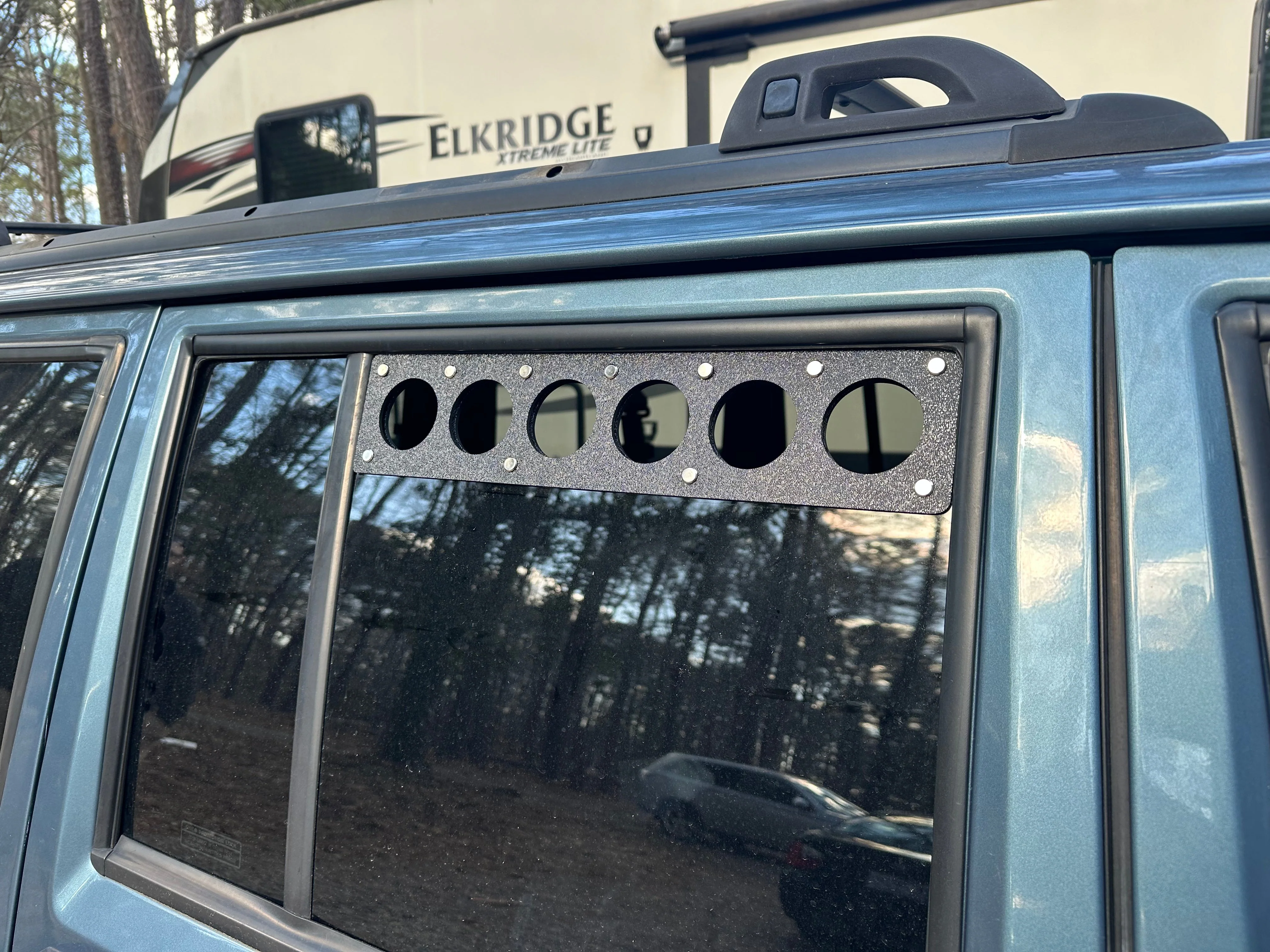 Cherokee Window Vents (XJ 83-01) - Image 2