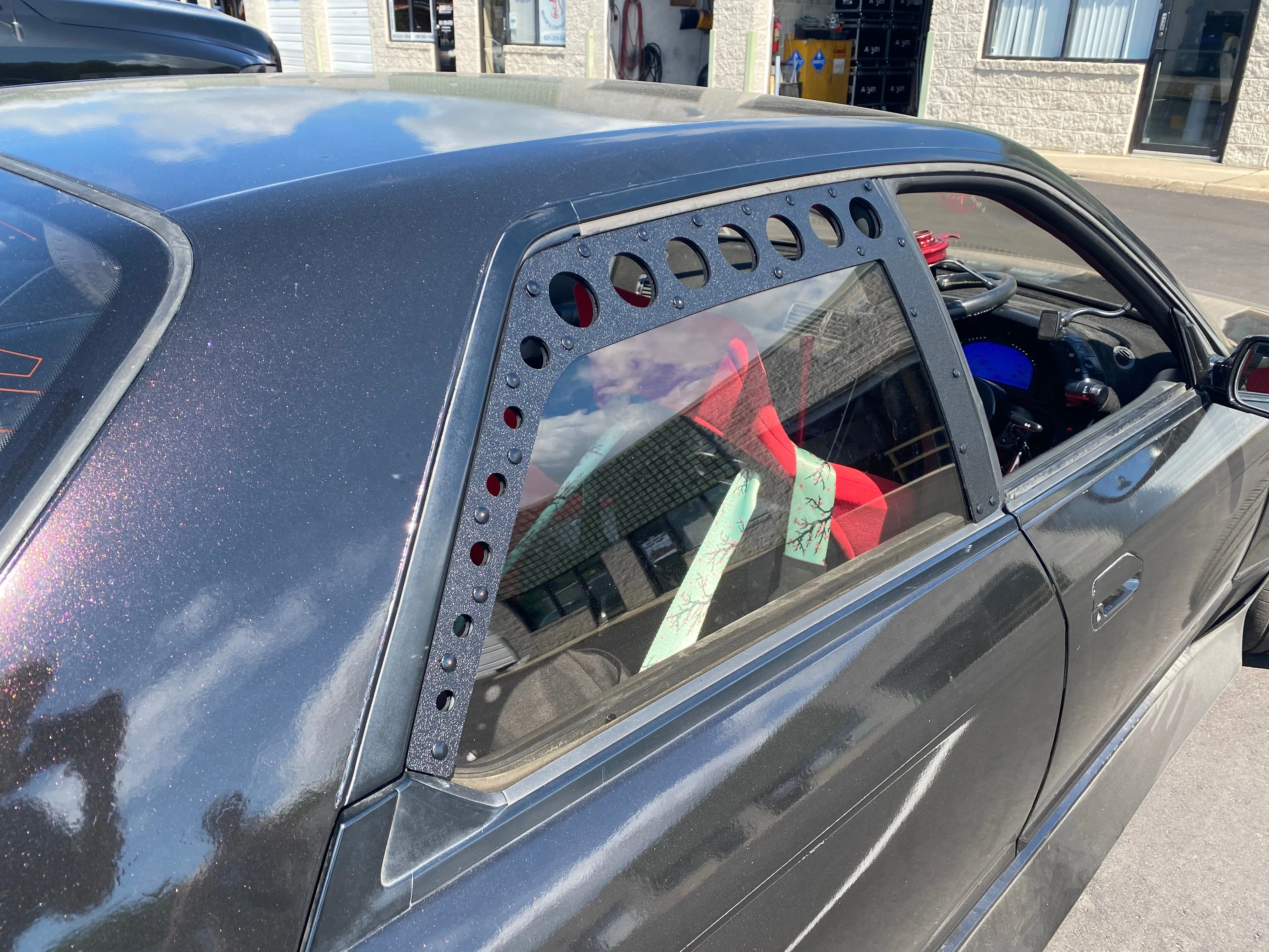 R32 Skyline Rear Window Vents (Sedan) - Image 4